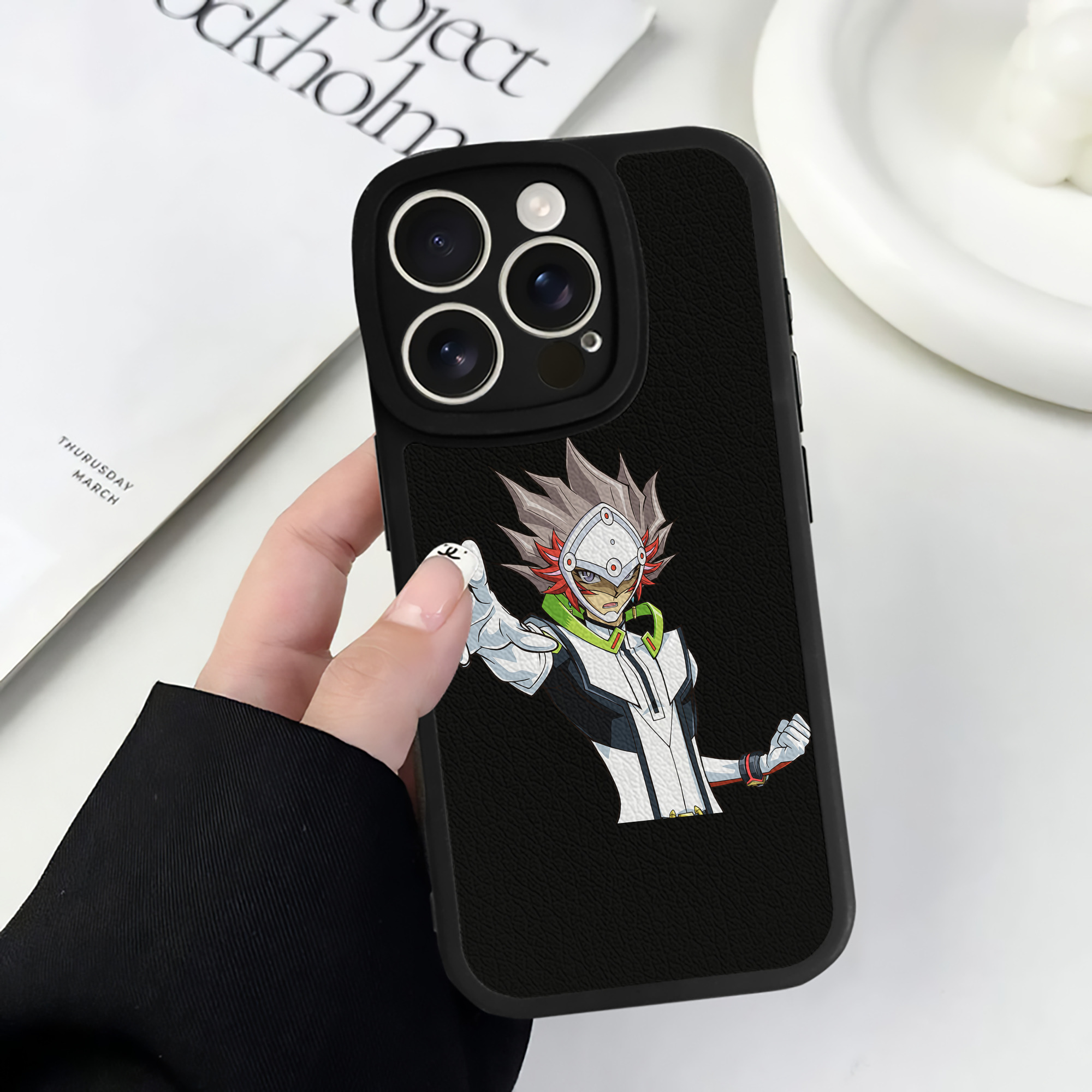 （画像用） 遊☆戯☆王 Yu-Gi-Oh! 【iPhone 16シリーズ対応】シリコンスマホケース（レザー調） 材質：シリコン